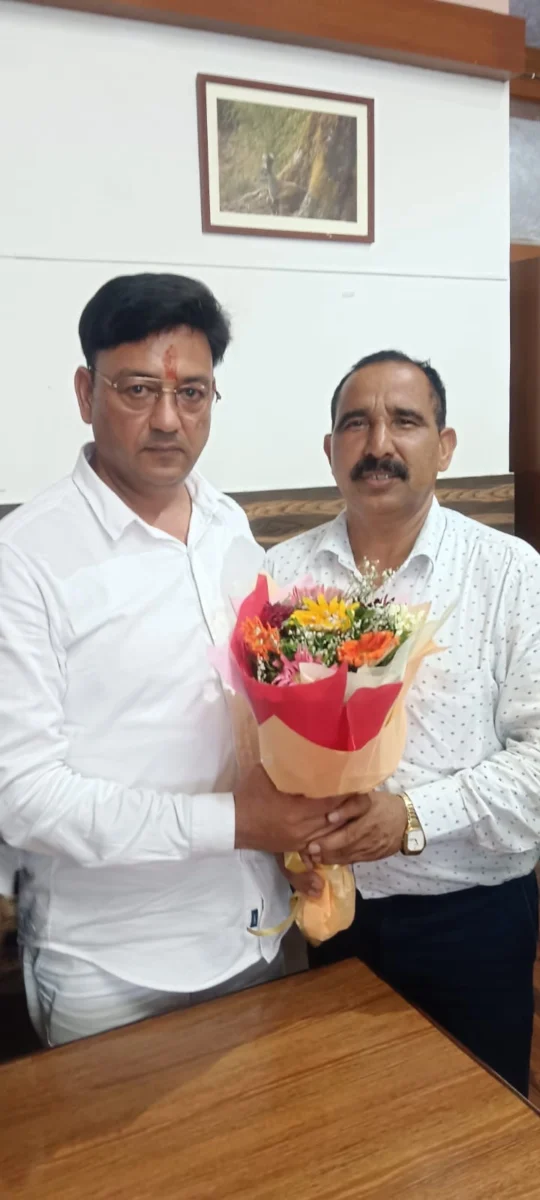 बूथ से बाजार तक भाजपा की सक्रियता, डॉ. भुवन आर्य ने साधा जनसंपर्क और संगठन को मजबूत करने पर दिया जोर