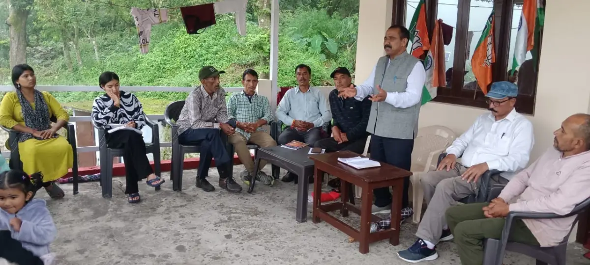 जनता के बीच पहुंचे डॉ. भुवन आर्य, नैनीताल विधानसभा में जनसंपर्क से संगठन तक दिखाया दम