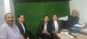 डॉ. भुवन चंद्र आर्य का व्यापक जनसंपर्क अभियान, D.S.B. कैंपस से न्यायालय और ग्रामीण क्षेत्रों तक पहुंचाया सरकार का संदेश