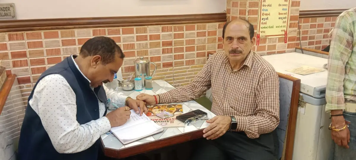 जनसंपर्क अभियान के जरिए संगठन को मजबूत करने में जुटे डॉ. भुवन आर्य, लगातार कर रहे हैं परिश्रम