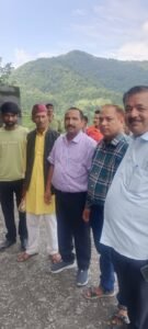 कोटाबाग में डॉ. भुवन आर्य का जनसंपर्क अभियान, विकास योजनाओं और महिला सशक्तिकरण पर दिया जोर
