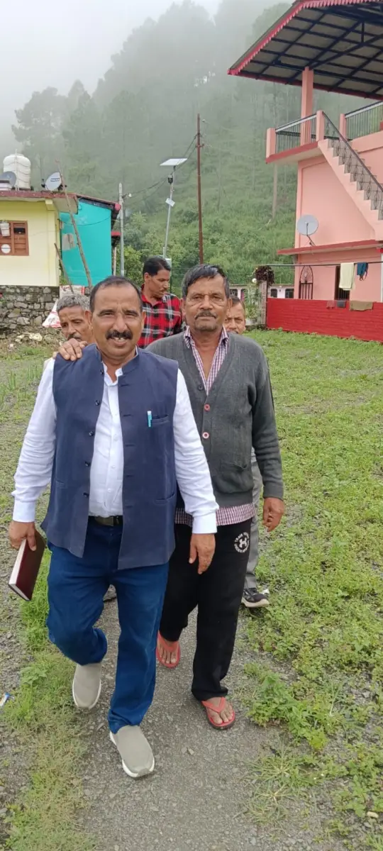 आज भीमताल ब्लॉक के गांवों में गूंजा जनसंपर्क, डॉ. भुवन आर्य ने ग्रामीणों से साधा सीधा संवाद