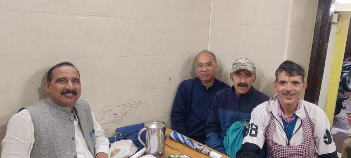 जनता के बीच पहुंचे डॉ. भुवन आर्य, नैनीताल विधानसभा में जनसंपर्क से संगठन तक दिखाया दम