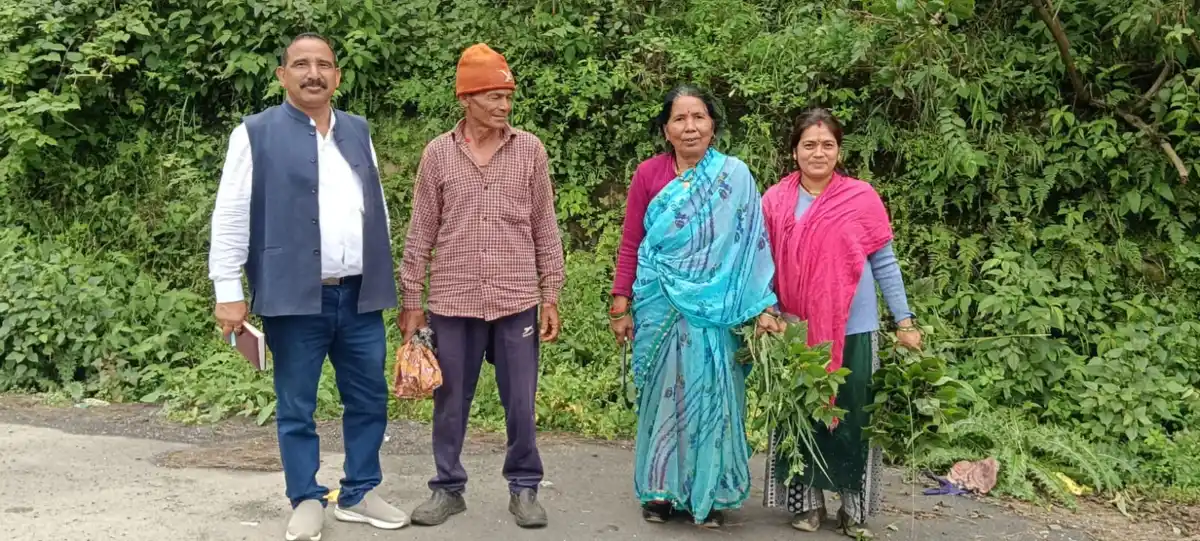 आज भीमताल ब्लॉक के गांवों में गूंजा जनसंपर्क, डॉ. भुवन आर्य ने ग्रामीणों से साधा सीधा संवाद