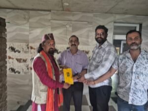 कोटाबाग में डॉ. भुवन आर्य का जनसंपर्क अभियान, विकास योजनाओं और महिला सशक्तिकरण पर दिया जोर