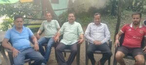 कोटाबाग में डॉ. भुवन आर्य का जनसंपर्क अभियान, विकास योजनाओं और महिला सशक्तिकरण पर दिया जोर