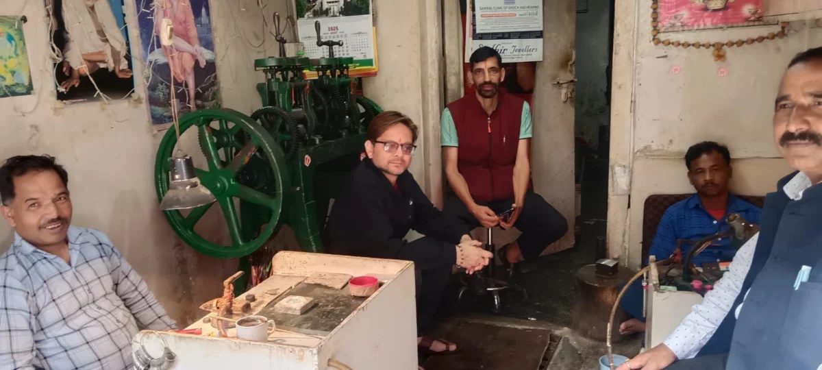 जनसंपर्क अभियान के जरिए संगठन को मजबूत करने में जुटे डॉ. भुवन आर्य, लगातार कर रहे हैं परिश्रम