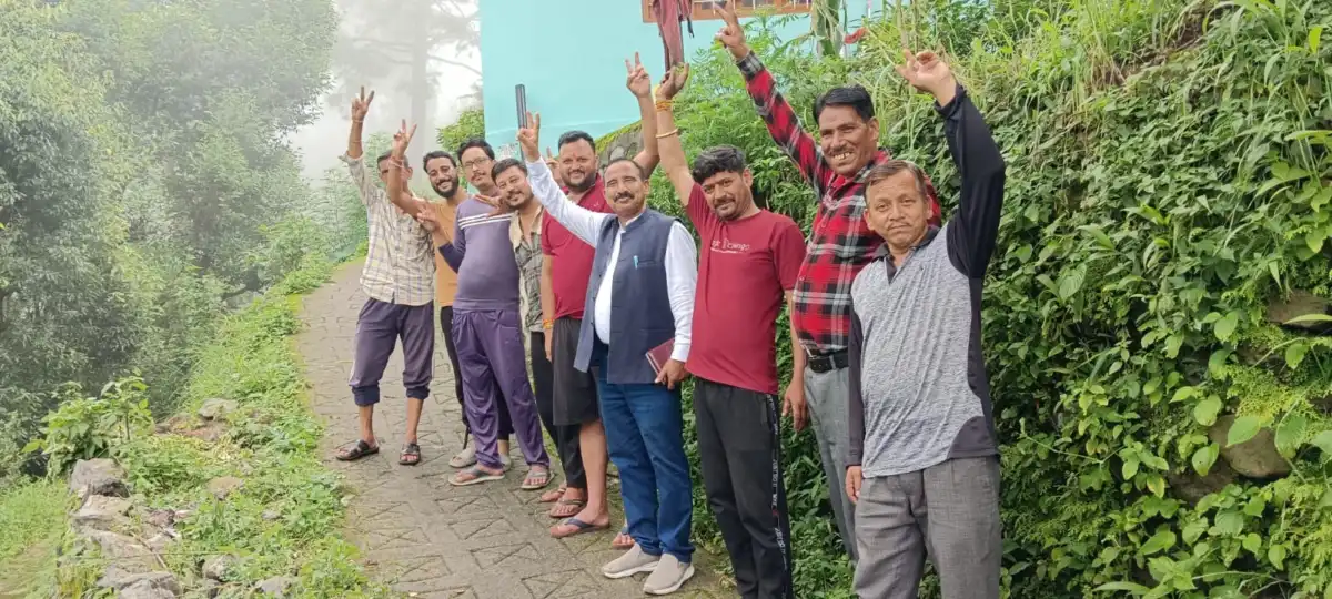 आज भीमताल ब्लॉक के गांवों में गूंजा जनसंपर्क, डॉ. भुवन आर्य ने ग्रामीणों से साधा सीधा संवाद