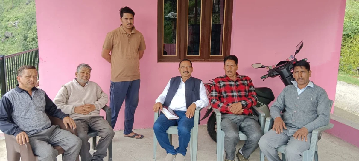 आज भीमताल ब्लॉक के गांवों में गूंजा जनसंपर्क, डॉ. भुवन आर्य ने ग्रामीणों से साधा सीधा संवाद