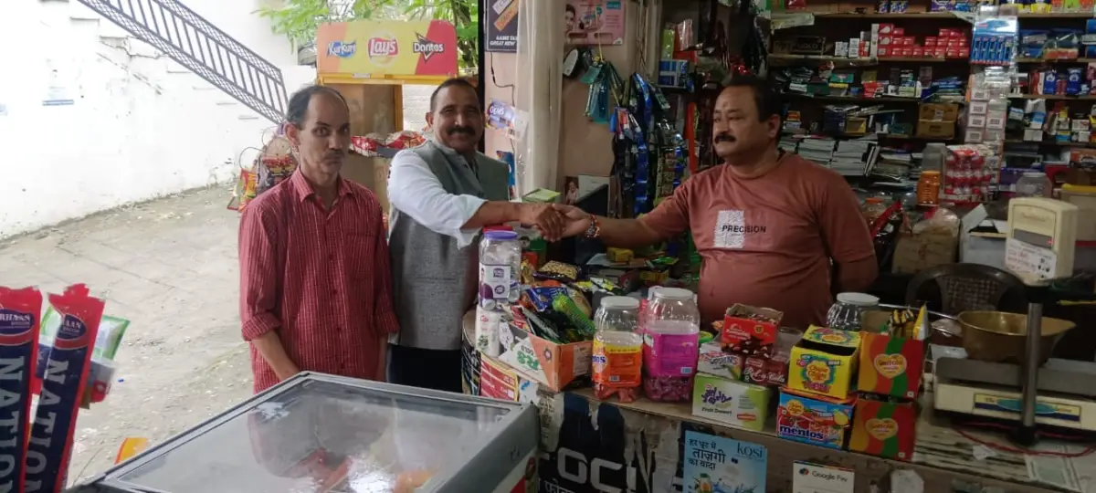 जनता के बीच पहुंचे डॉ. भुवन आर्य, नैनीताल विधानसभा में जनसंपर्क से संगठन तक दिखाया दम