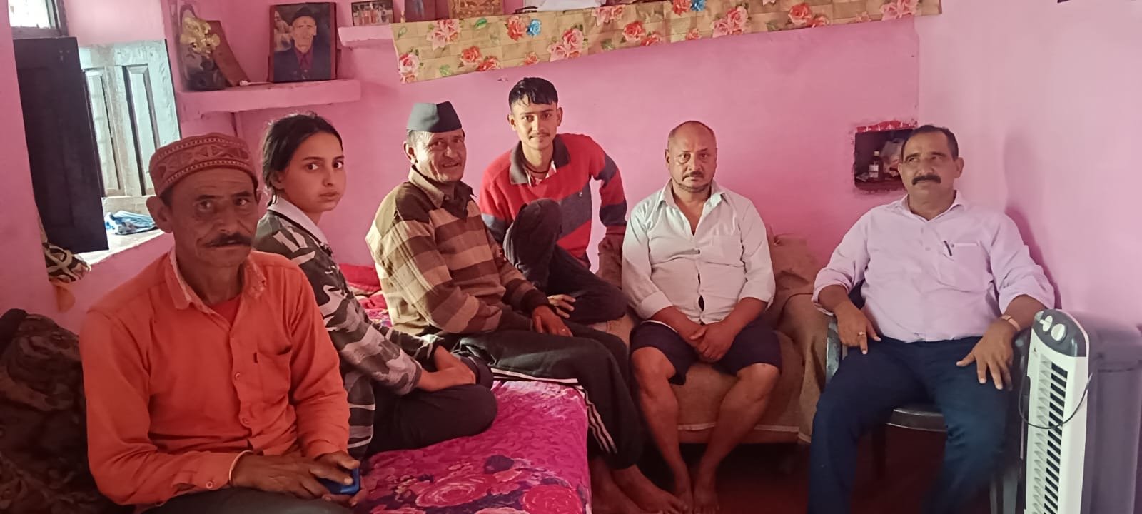 जनता के सुख-दुख के साथी बने डॉ. भुवन चंद्र आर्य, कोटाबाग के कई गांवों का किया दौरा