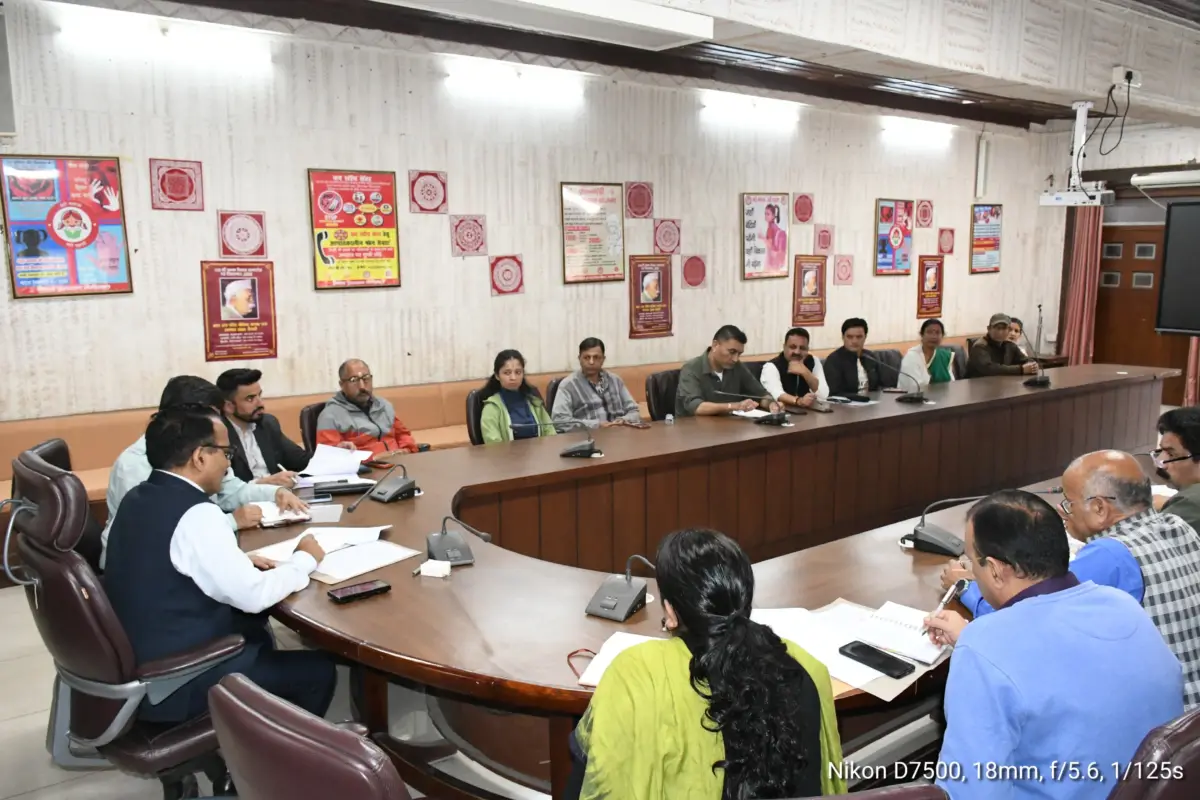 दुर्गा पूजा पर नैनीताल में उमड़ेगा आस्था का सैलाब, डीएम ने कसी व्यवस्थाओं की कमान
