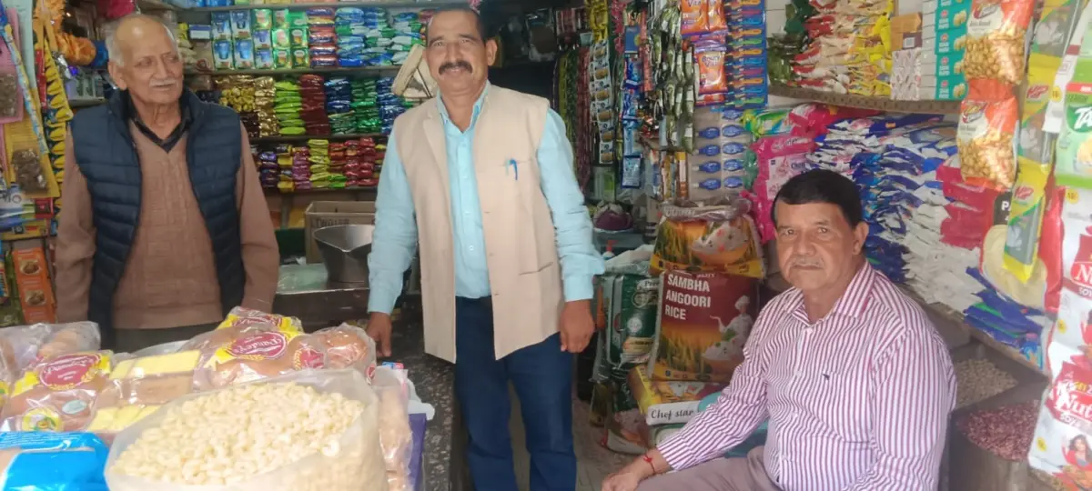 भवाली के नैना देवी मंदिर में पूजा-अर्चना के बाद भुवन आर्य का जनसंपर्क, बजून से नैनीताल तक लोगों से संवाद