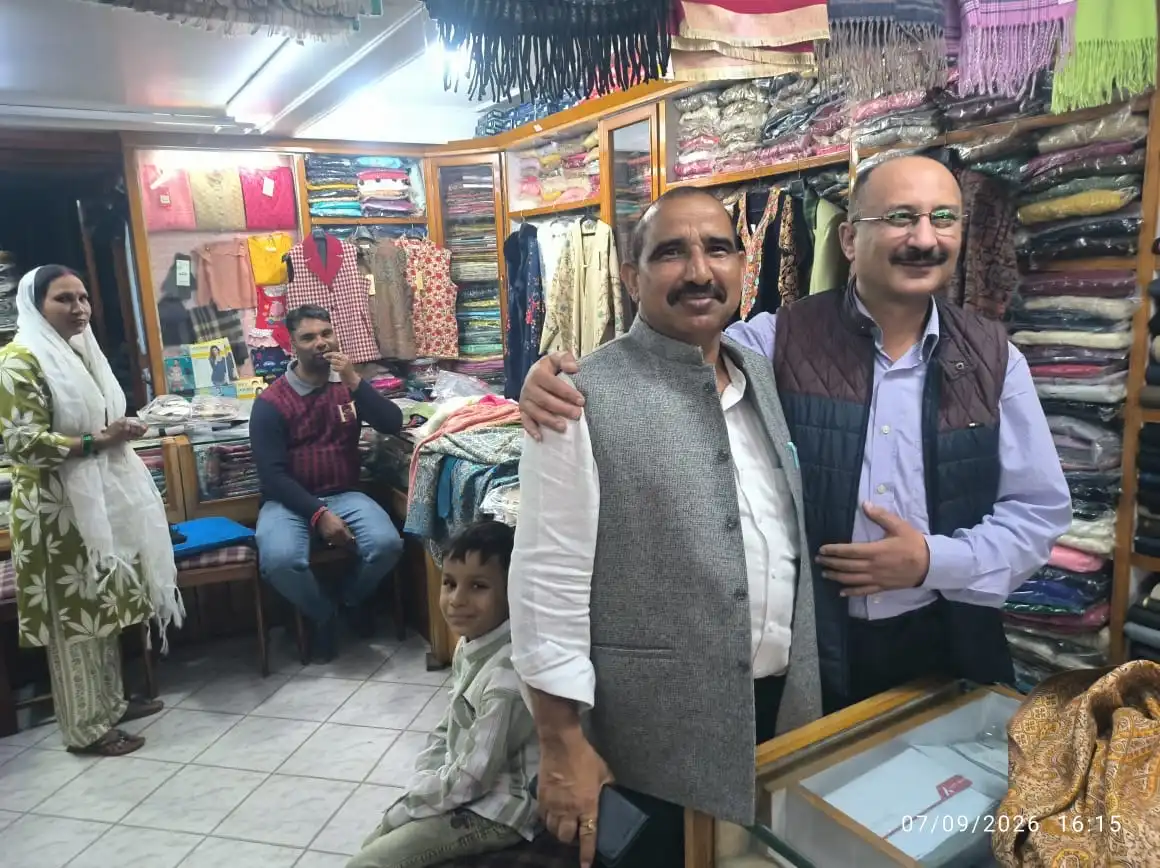 जनसंपर्क में छाए डॉ. भुवन आर्य, बुद्ध पार्क से बल्दियाखान तक गूंजा संवाद—चुनाव को लेकर कार्यकर्ताओं में भरा जोश