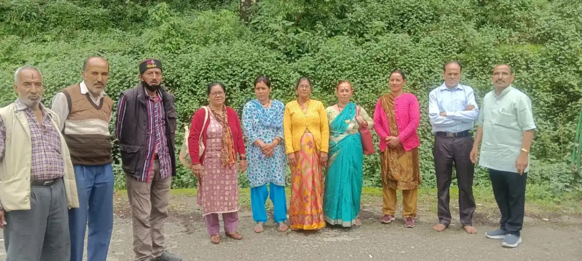 जनसंपर्क में सक्रिय दिखे डॉ. भुवन आर्य, शोकाकुल परिवारों से मिले और विकास योजनाओं पर किया संवाद