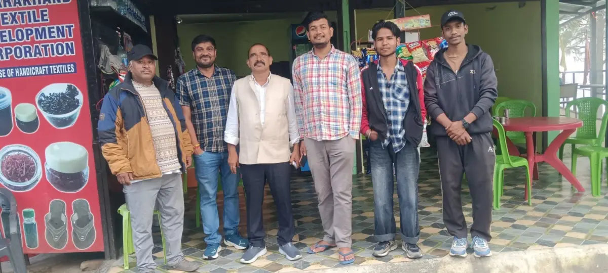 2027 की तैयारी में जुटे डॉ. भुवन चंद्र आर्य, मंगोली में कार्यकर्ताओं के साथ रणनीति पर मंथन, घोड़ाखाल के गोल्ज्यू मंदिर में की पूजा-अर्चना