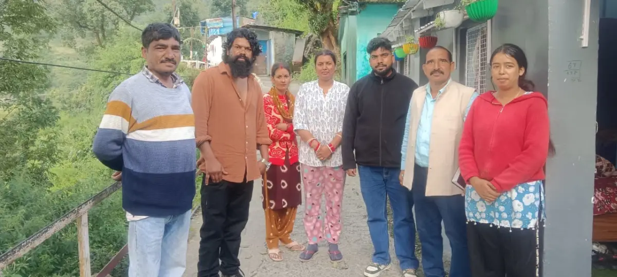 भवाली के नैना देवी मंदिर में पूजा-अर्चना के बाद भुवन आर्य का जनसंपर्क, बजून से नैनीताल तक लोगों से संवाद