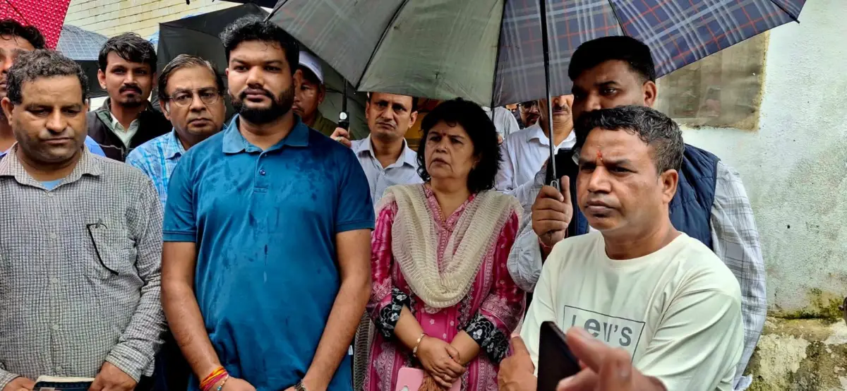 ज्योलिकोट में बढ़ी स्वास्थ्य विभाग की सक्रियता, गांव-गांव पहुंच रही टीमें; 120 से अधिक लोगों की जांच
