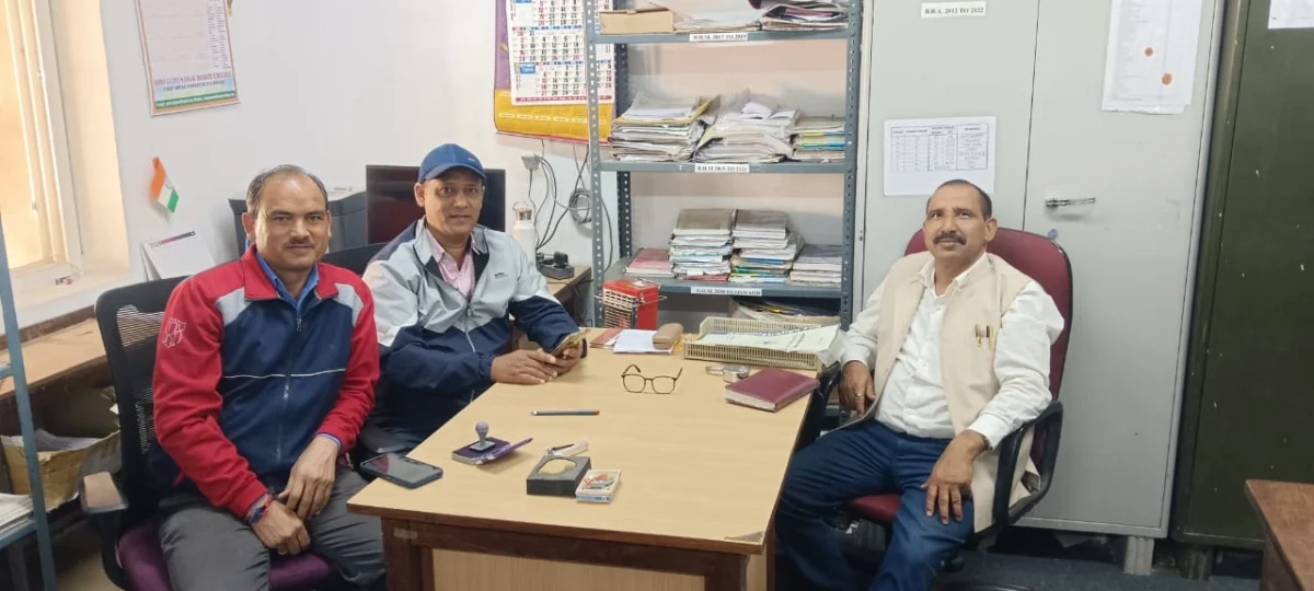 नैनीताल में भुवन आर्य का जनसंपर्क अभियान तेज, कर्मचारी और व्यापारियों से साधा सीधा