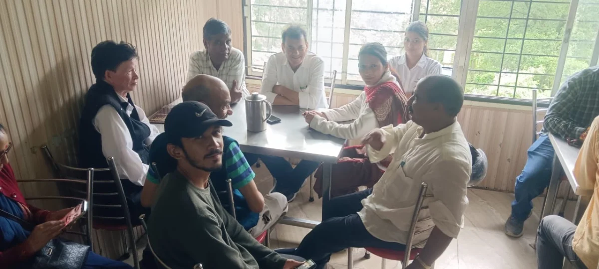 सेवा संकल्प मंडल कार्यशाला में शामिल हुए डॉ. भुवन आर्य, घटगड़ में ग्रामीणों से जानी समस्याएं