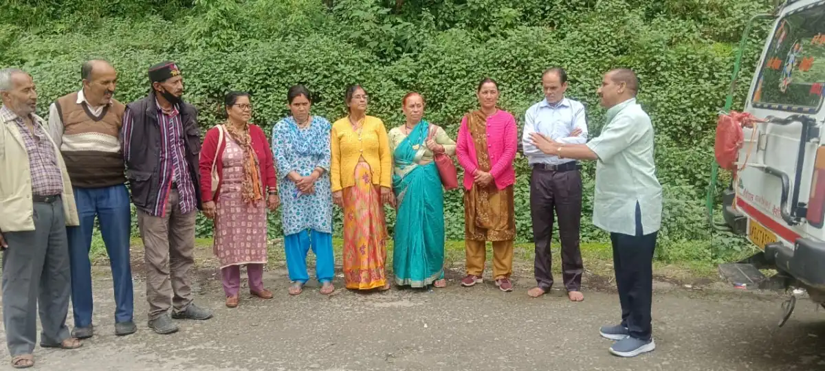 जनसंपर्क में सक्रिय दिखे डॉ. भुवन आर्य, शोकाकुल परिवारों से मिले और विकास योजनाओं पर किया संवाद