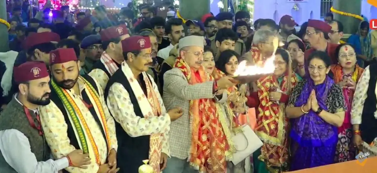 नंदा देवी महोत्सव में पंच आरती में शामिल हुए न्यायमूर्ति आलोक मेहरा, विधायक सरिता आर्य और एसएसपी डॉ. मंजुनाथ टीसी