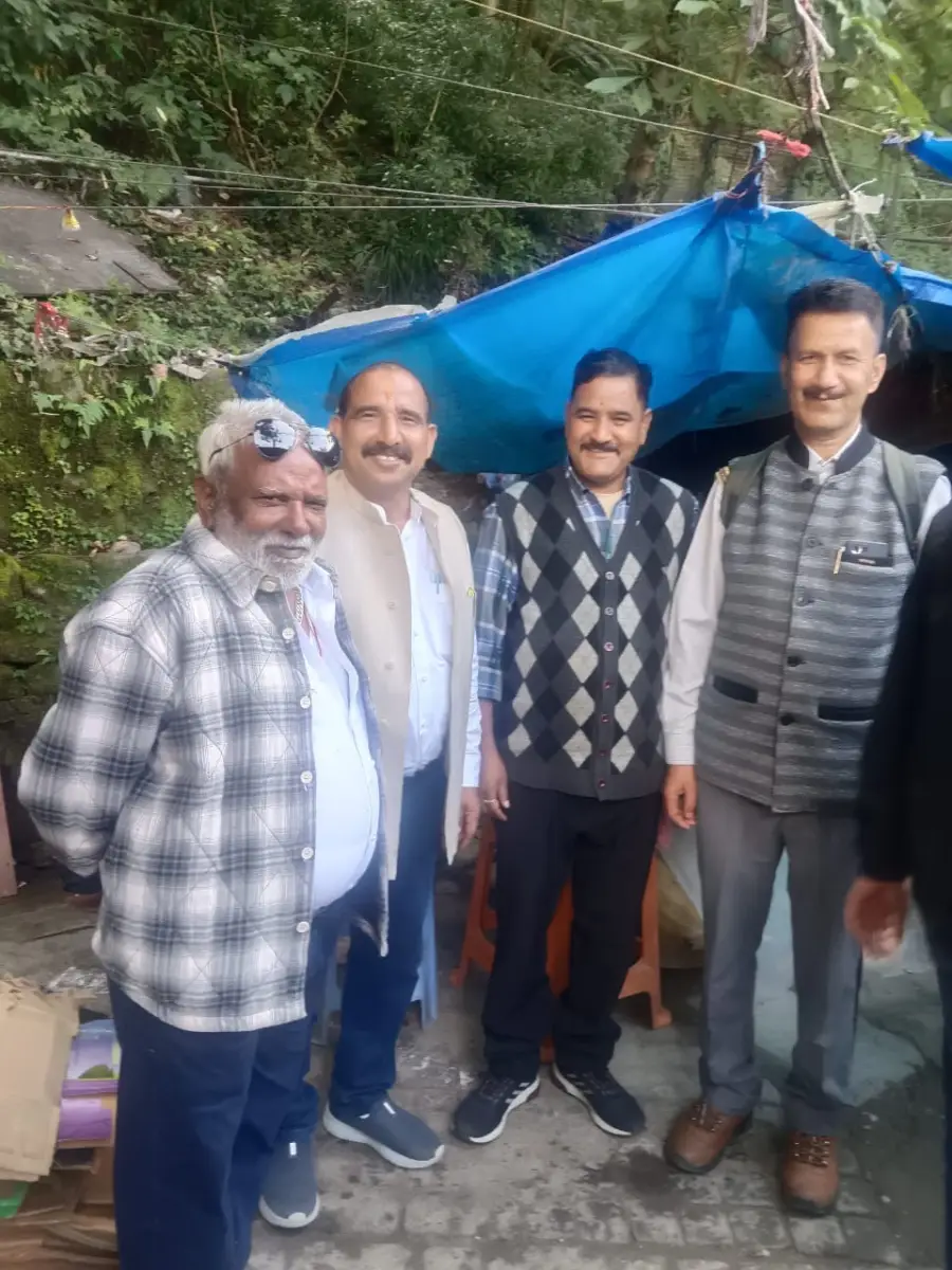 मां नयना देवी के दरबार में पहुंचे डॉ. भुवन आर्य, माँ के डोले में हुए शामिल