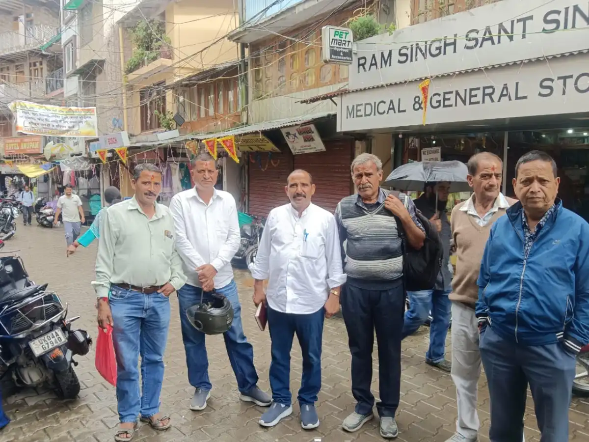 डीएसबी परिसर से गांवों और बाजार तक सक्रिय रहे डॉ. भुवन चंद्र आर्य, शिक्षकों-शोधार्थियों व कार्यकर्ताओं से किया संवाद