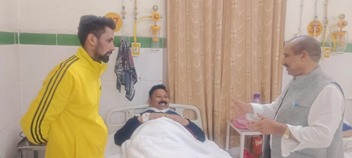 जनसंपर्क में छाए डॉ. भुवन आर्य, बुद्ध पार्क से बल्दियाखान तक गूंजा संवाद—चुनाव को लेकर कार्यकर्ताओं में भरा जोश
