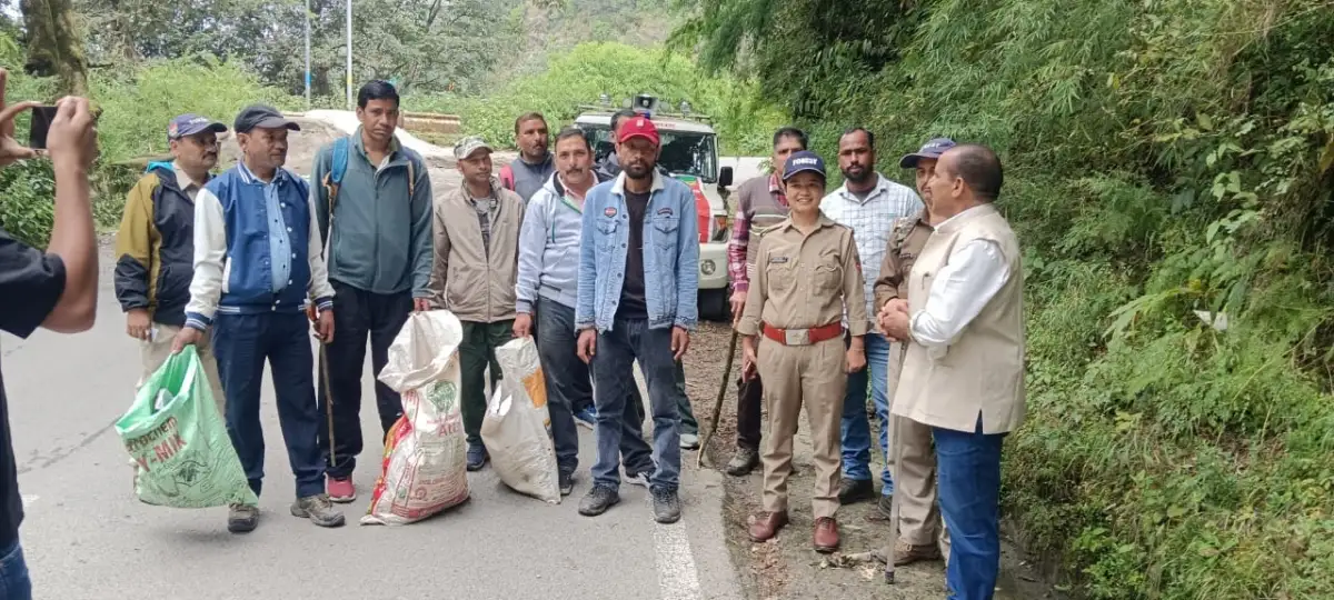 नैनीताल में भुवन आर्य का जनसंपर्क अभियान तेज, कर्मचारी और व्यापारियों से साधा सीधा