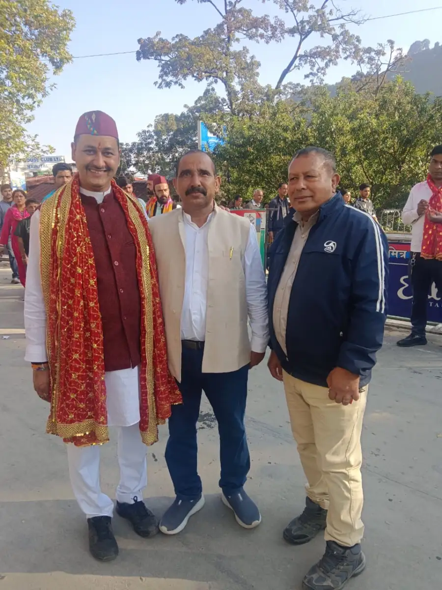 मां नयना देवी के दरबार में पहुंचे डॉ. भुवन आर्य, माँ के डोले में हुए शामिल