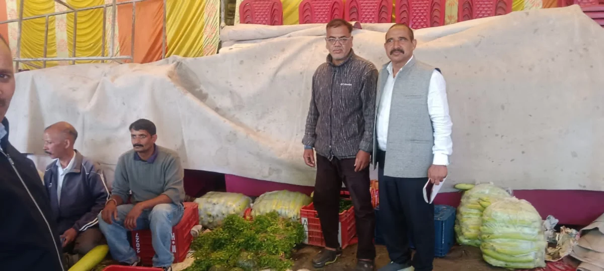 कदली वृक्ष पूजा में शामिल हुए डॉ. भुवन आर्य, मंगोली, नैनीताल से गरमपानी तक जनसंपर्क कर लोगों से किया संवाद