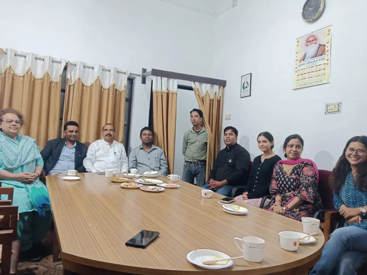 डीएसबी परिसर से गांवों और बाजार तक सक्रिय रहे डॉ. भुवन चंद्र आर्य, शिक्षकों-शोधार्थियों व कार्यकर्ताओं से किया संवाद