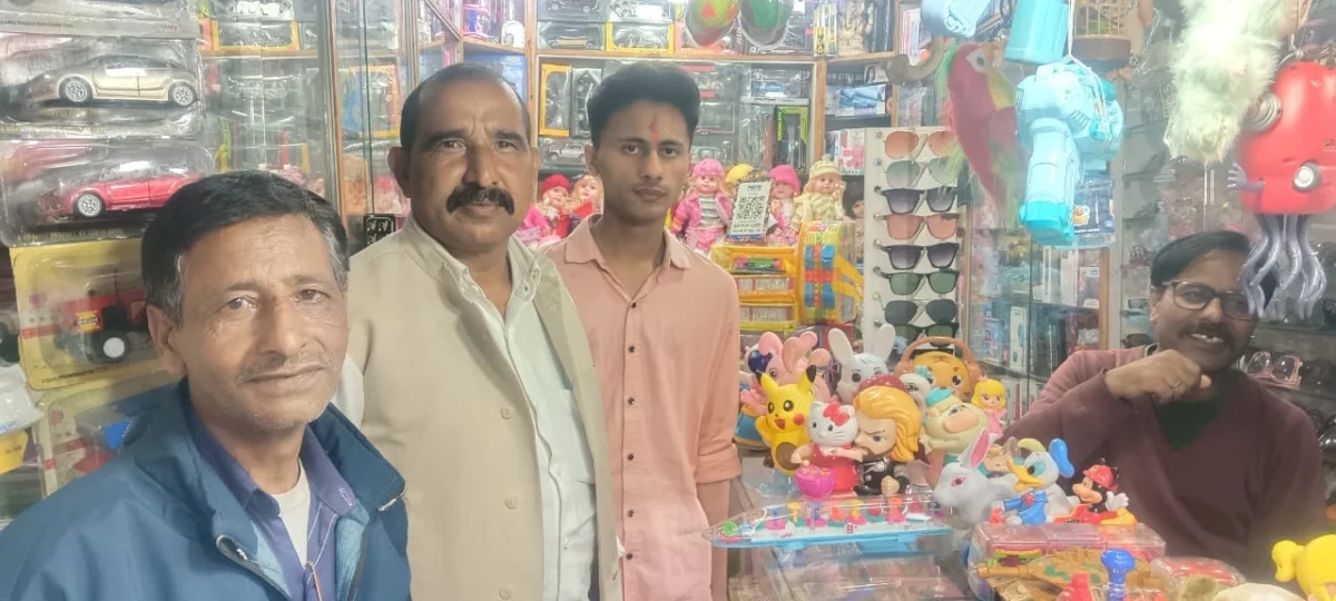 2027 की तैयारी में जुटे डॉ. भुवन चंद्र आर्य, मंगोली में कार्यकर्ताओं के साथ रणनीति पर मंथन, घोड़ाखाल के गोल्ज्यू मंदिर में की पूजा-अर्चना