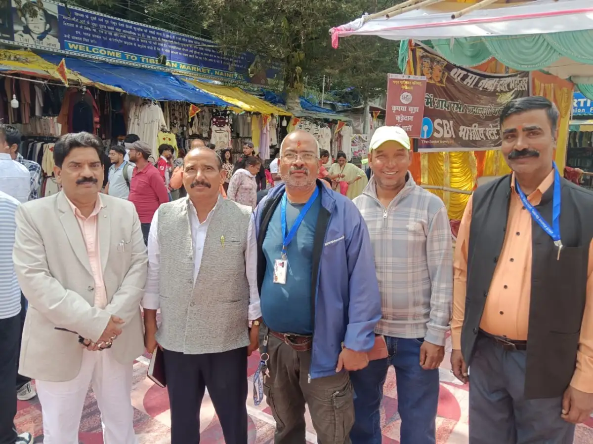 जनता के बीच पहुंचे डॉ. भुवन चंद्र आर्य, नैनीताल विधानसभा में व्यापक जनसंपर्क,मुख्यमंत्री को दिया पुष्पगुच्छ