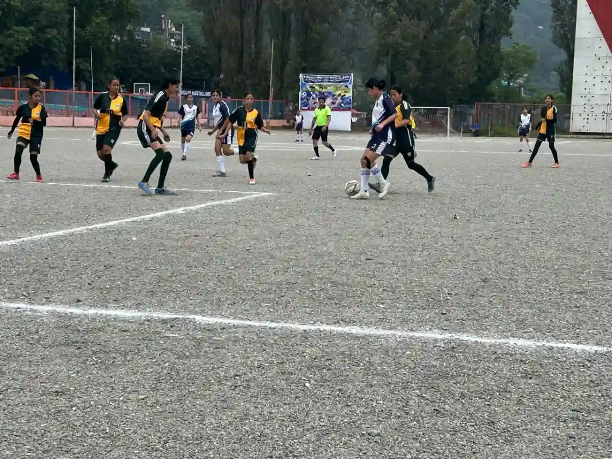 कैलाश सिंह बिष्ट मेमोरियल गर्ल्स फुटबॉल टूर्नामेंट के फाइनल में पहुंचीं BSSV Red और All Saints College Blue