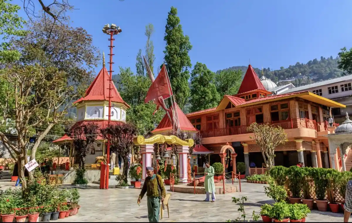 नैना देवी मंदिर प्रांगण में गूंजे मां दुर्गा के जयकारे, प्रतिमा निर्माण का शुभारंभ, 16 से 20 अक्तूबर तक होगा आयोजन