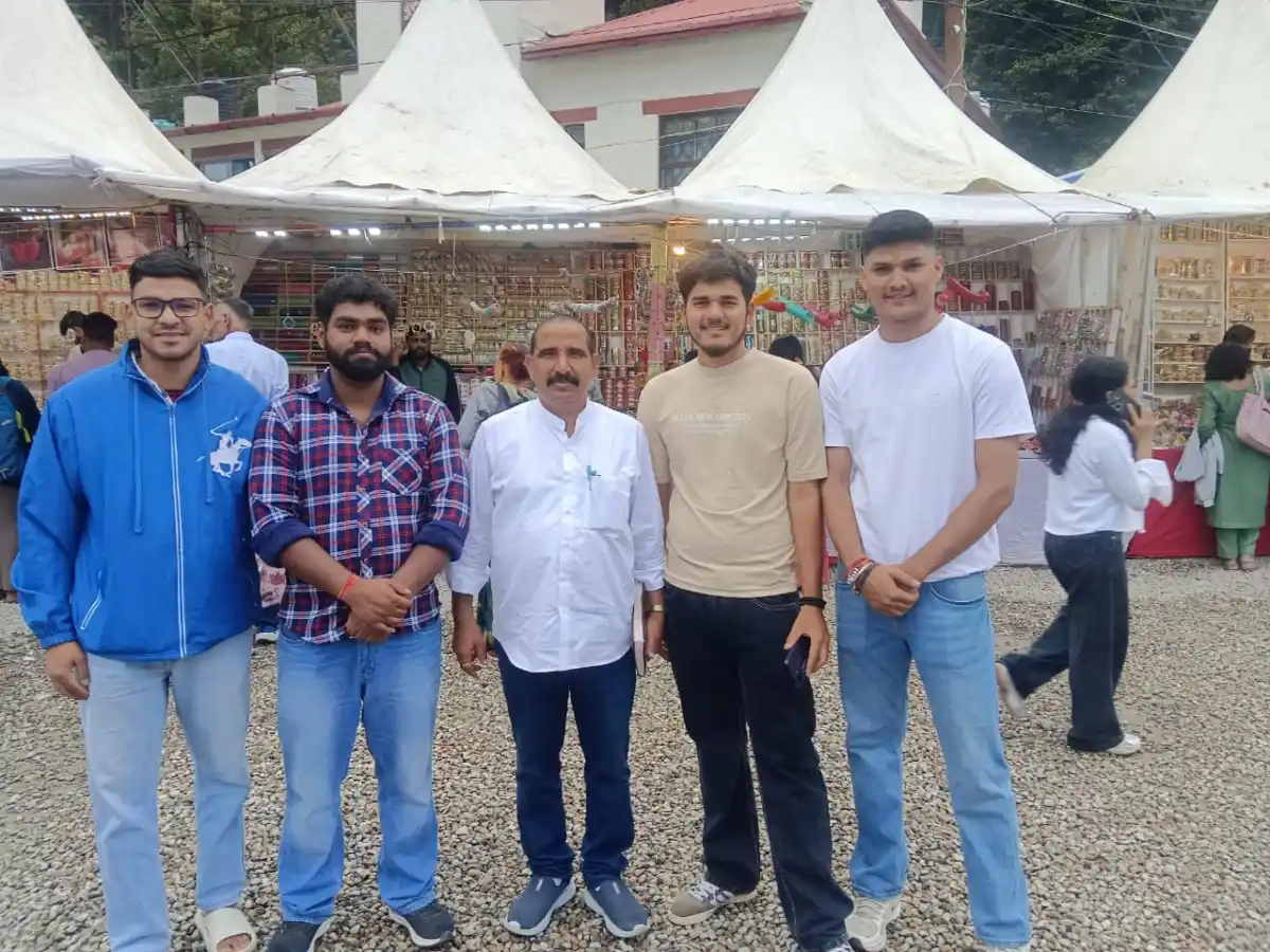 डीएसबी परिसर से गांवों और बाजार तक सक्रिय रहे डॉ. भुवन चंद्र आर्य, शिक्षकों-शोधार्थियों व कार्यकर्ताओं से किया संवाद