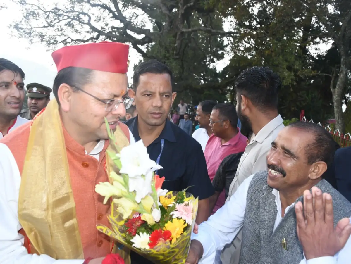 जनता के बीच पहुंचे डॉ. भुवन चंद्र आर्य, नैनीताल विधानसभा में व्यापक जनसंपर्क,मुख्यमंत्री को दिया पुष्पगुच्छ