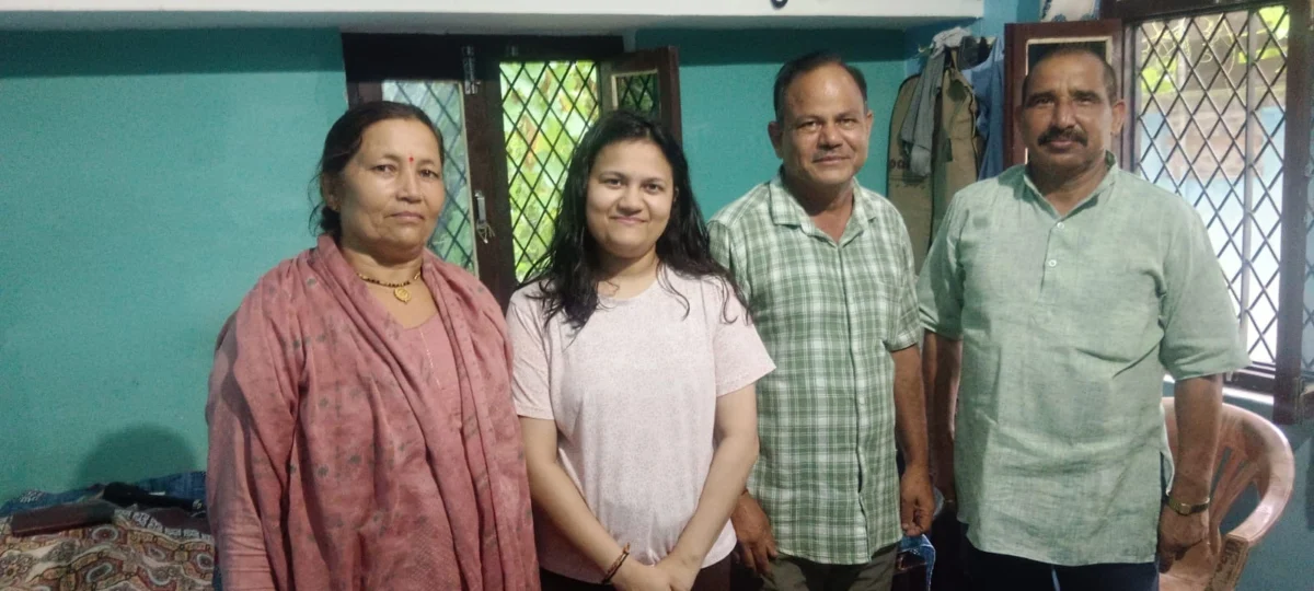 कोटाबाग की तीन ग्रामसभाओं में डॉ. भुवन आर्य का जनसंपर्क, ग्रामीणों से किया संवाद