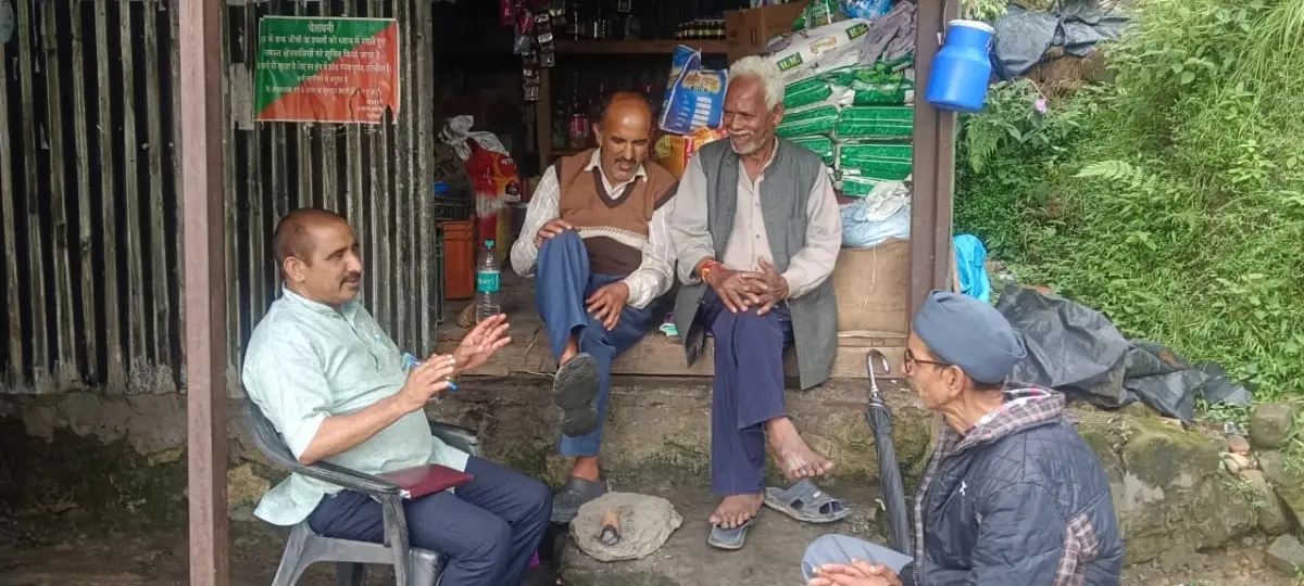 जनसंपर्क में सक्रिय दिखे डॉ. भुवन आर्य, शोकाकुल परिवारों से मिले और विकास योजनाओं पर किया संवाद