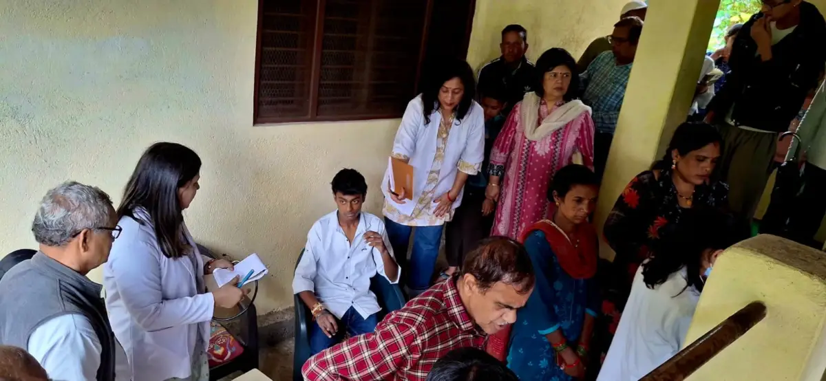 ज्योलिकोट में बढ़ी स्वास्थ्य विभाग की सक्रियता, गांव-गांव पहुंच रही टीमें; 120 से अधिक लोगों की जांच