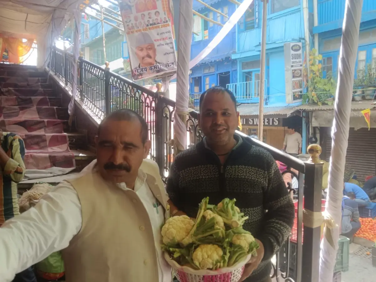 मां नयना देवी के दरबार में पहुंचे डॉ. भुवन आर्य, माँ के डोले में हुए शामिल