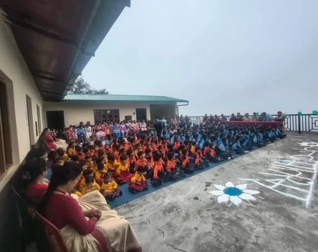 नैनीताल स्थित सरस्वती शिशु मंदिर में ‘वंदे मातरम्’ का सामूहिक गायन संपन्न