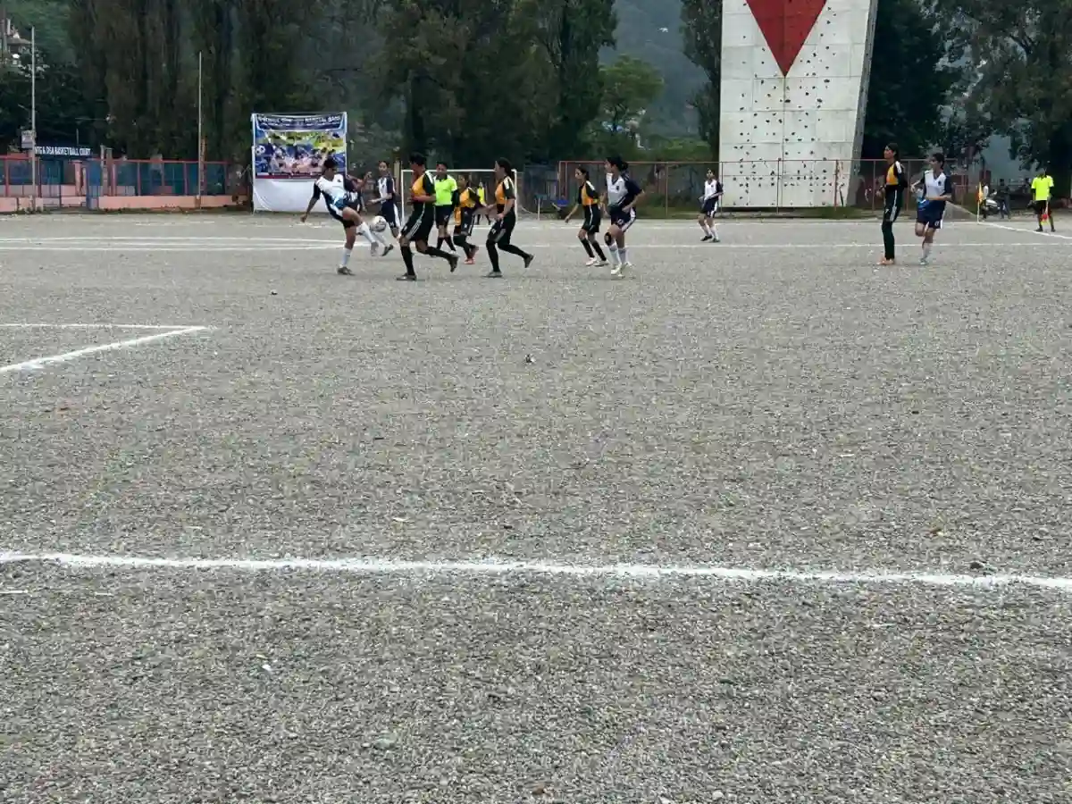 कैलाश सिंह बिष्ट मेमोरियल गर्ल्स फुटबॉल टूर्नामेंट के फाइनल में पहुंचीं BSSV Red और All Saints College Blue