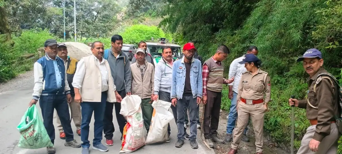 नैनीताल में भुवन आर्य का जनसंपर्क अभियान तेज, कर्मचारी और व्यापारियों से साधा सीधा