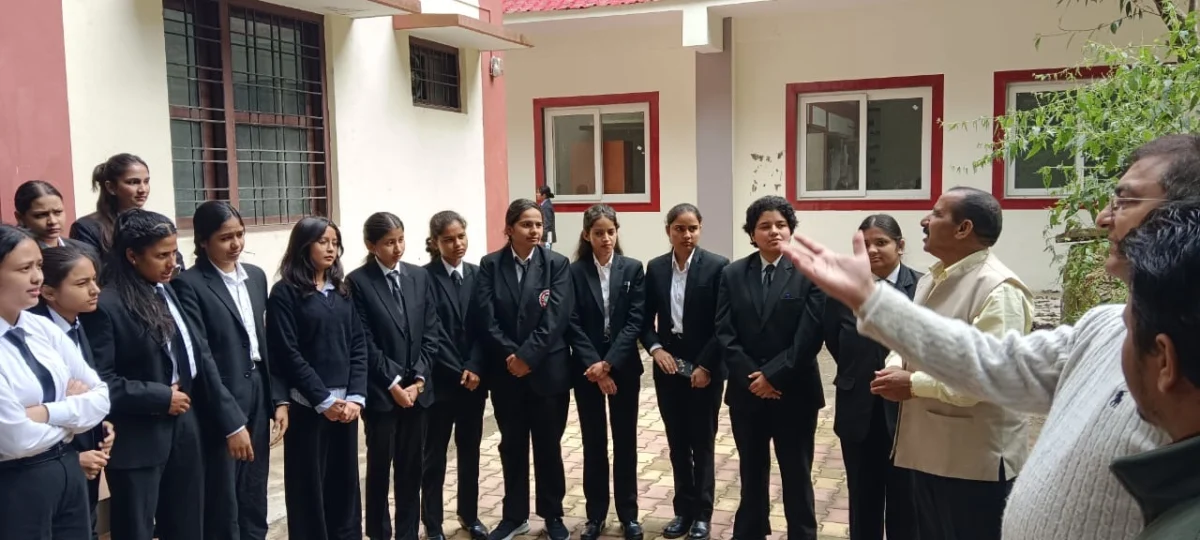 घोड़ाखाल गोल्ज्यू मंदिर में दर्शन, भवाली बाजार से डीएसबी तक डॉ. भुवन चंद्र आर्य ने किया जनसंपर्क