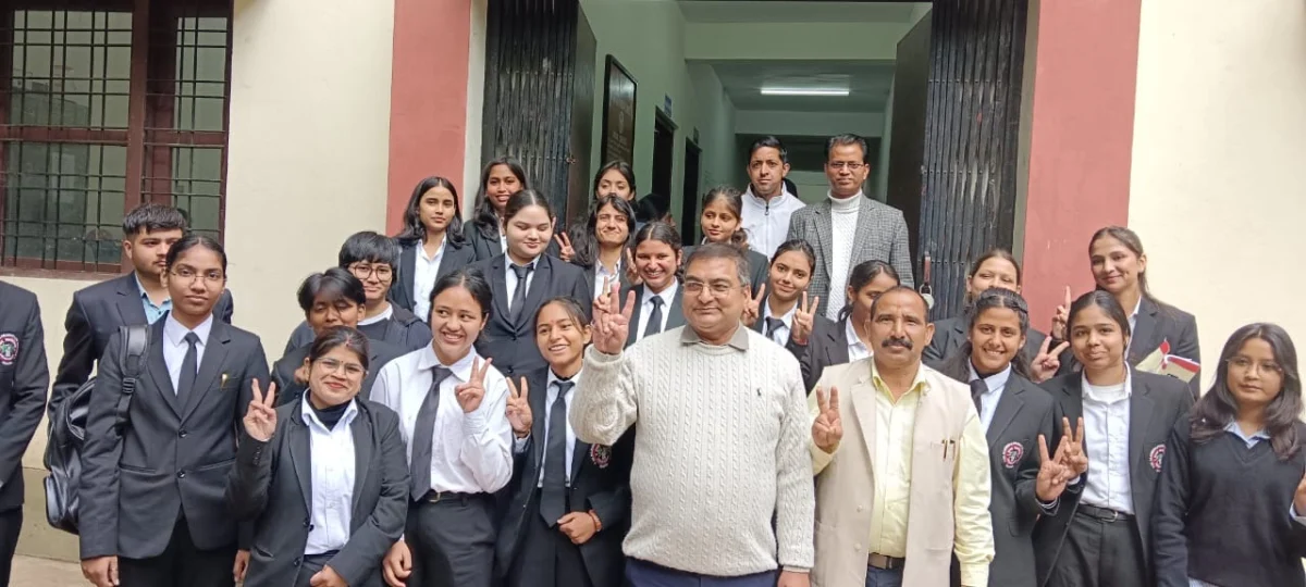 घोड़ाखाल गोल्ज्यू मंदिर में दर्शन, भवाली बाजार से डीएसबी तक डॉ. भुवन चंद्र आर्य ने किया जनसंपर्क