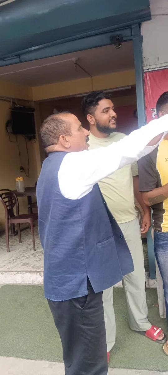 नैनीताल विधानसभा में भाजपा नेता ने साधा जनसंपर्क, वाल्मीकि कॉलोनी में की जनसभा