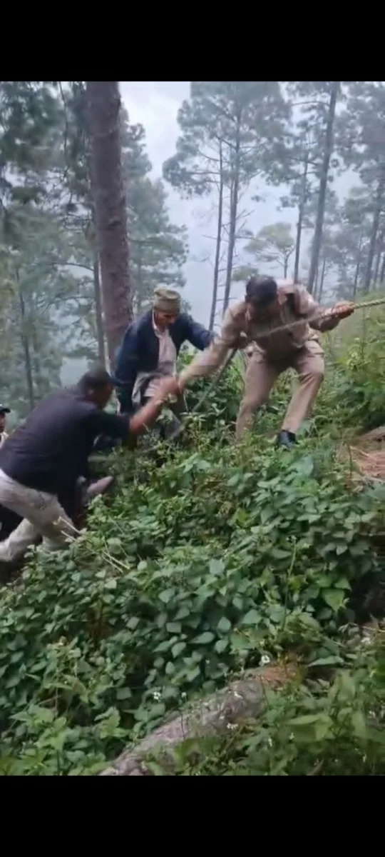 भूमियाधार के पास स्कॉर्पियो खाई में गिरी, चालक की मौत, चार घायल